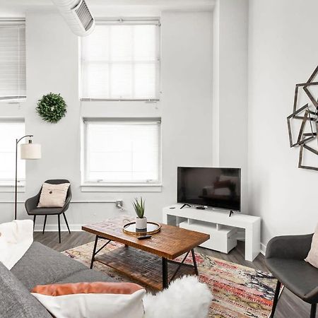 Modern Downtown Apartment 2Br 2Ba By Cozysuites Ινδιανάπολη Εξωτερικό φωτογραφία