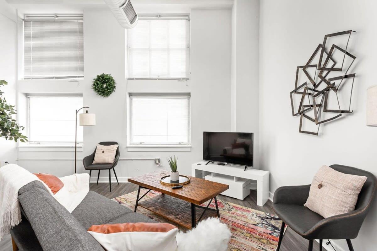 Modern Downtown Apartment 2Br 2Ba By Cozysuites Ινδιανάπολη Εξωτερικό φωτογραφία