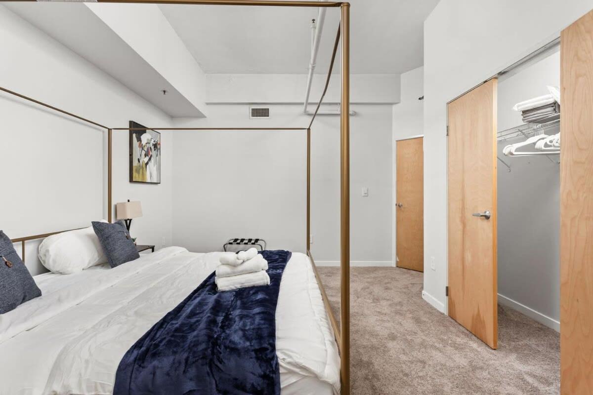 Modern Downtown Apartment 2Br 2Ba By Cozysuites Ινδιανάπολη Εξωτερικό φωτογραφία