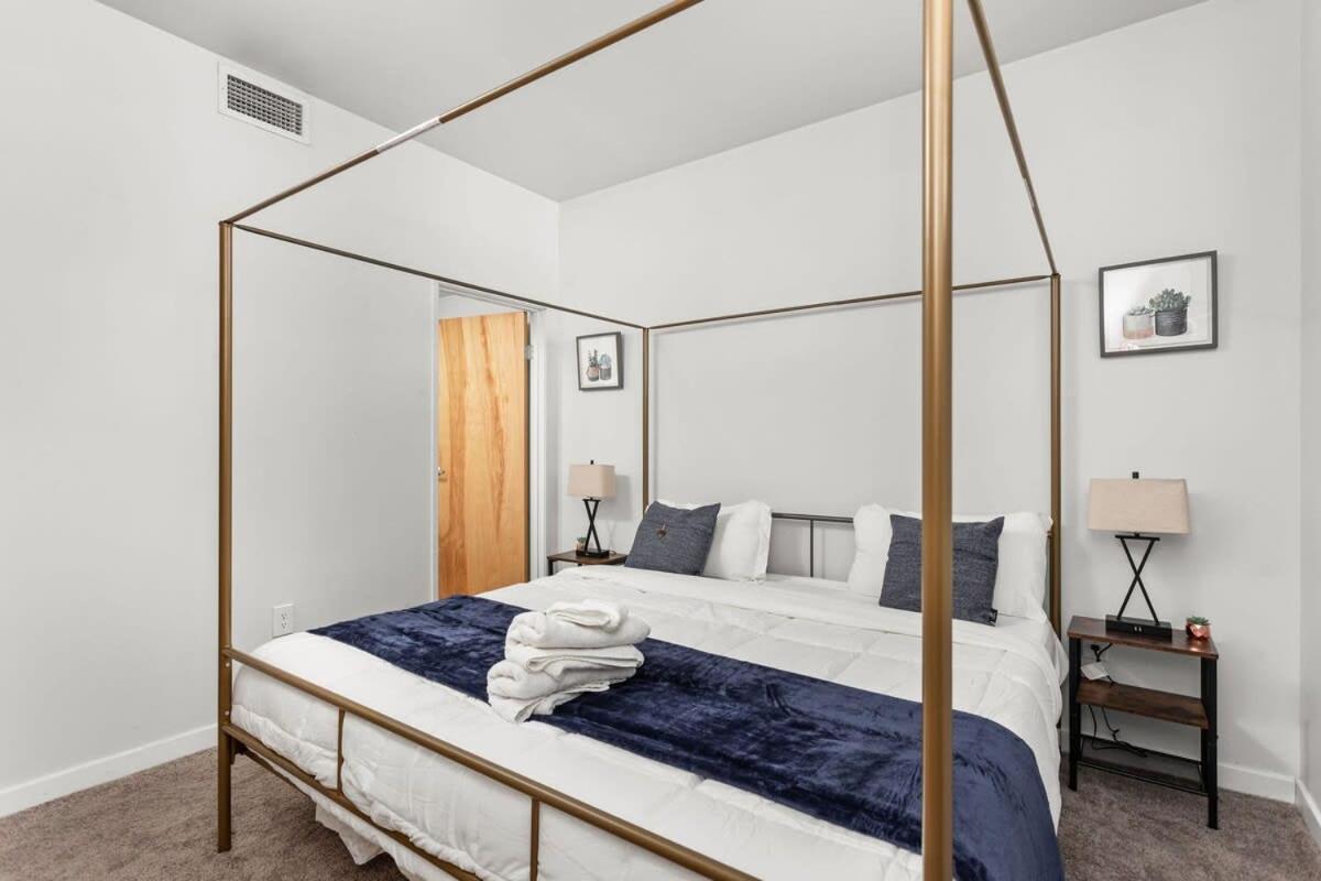 Modern Downtown Apartment 2Br 2Ba By Cozysuites Ινδιανάπολη Εξωτερικό φωτογραφία